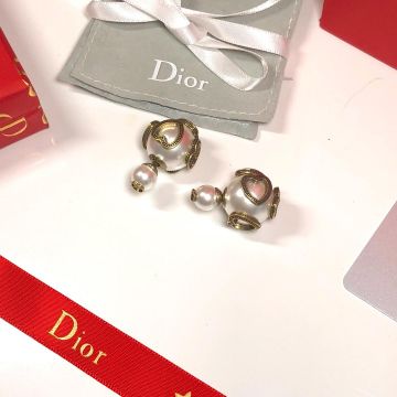 High End Christian Dior Tribales Asymmetric Brass Juicy Shaped Trimming White Pearl CD Stud Earrings 