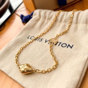  Louis Vuitton Malletage Supple Women's Yellow Gold Rhombus Charm Carved Monogram Flower & Rounded LV Mark Trim Necklace