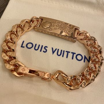 Louis Vuitton LV X NBA Engraved Basketball Pattern Bar Charm Male 18K Gold-plated Thick Link Chain Bracelet High End Jewellery MP2858