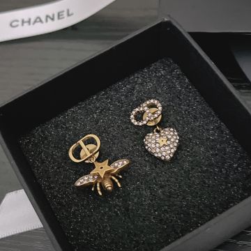  Dior J'adior Women'S Asymmetric CD Logo Diamond Embellished Little Bee Heart Shaped Brass Vintage Stud Earrings