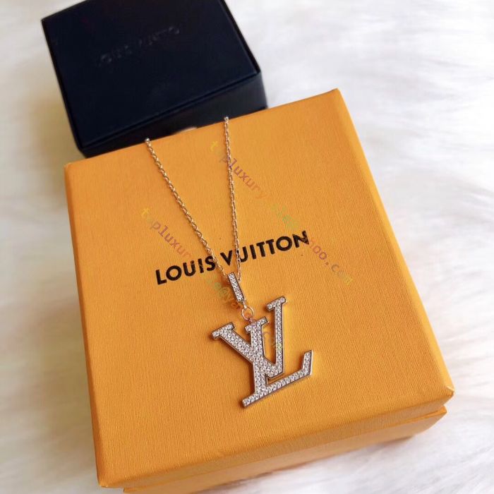 Louis Vuitton LV Idylle Blossom Large Pendant, White Gold and Diamonds, White