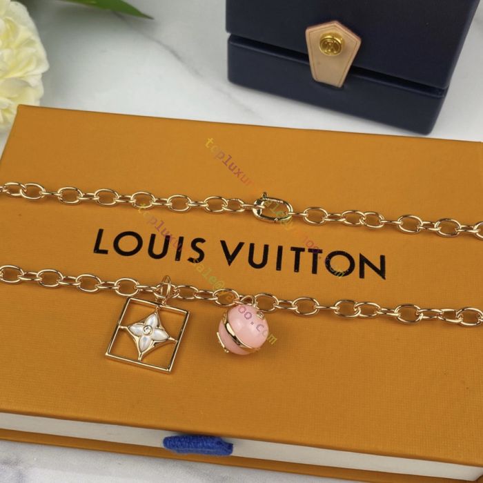 Women's High End Louis Vuitton Color Blossom Pink Opal Stone White MOP  Cutwork Square Pendant Yellow Gold Necklace