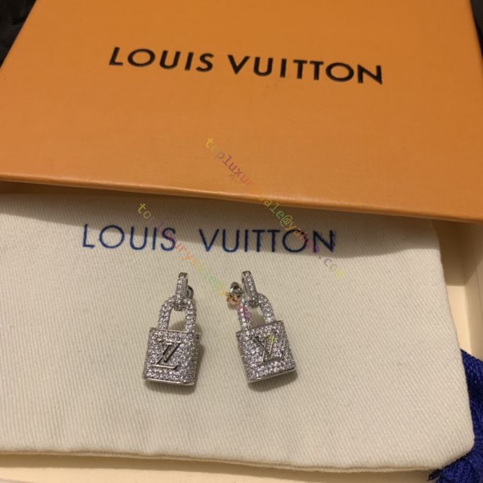 Louis Vuitton Lockit Luxury Paved Diamonds Padlock Pendant Logo Pattern  Sterling Silver Jewellery Set For Ladies Necklace/Earrings