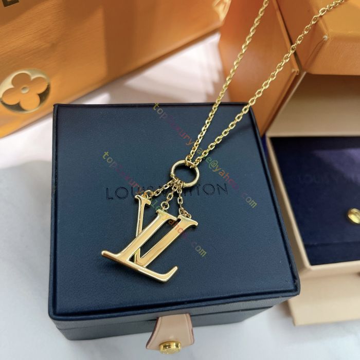 2022 Copy Louis Vuitton Ladies Gold Retro Style Monogram Optic LV Letter  Necklace Early Spring New